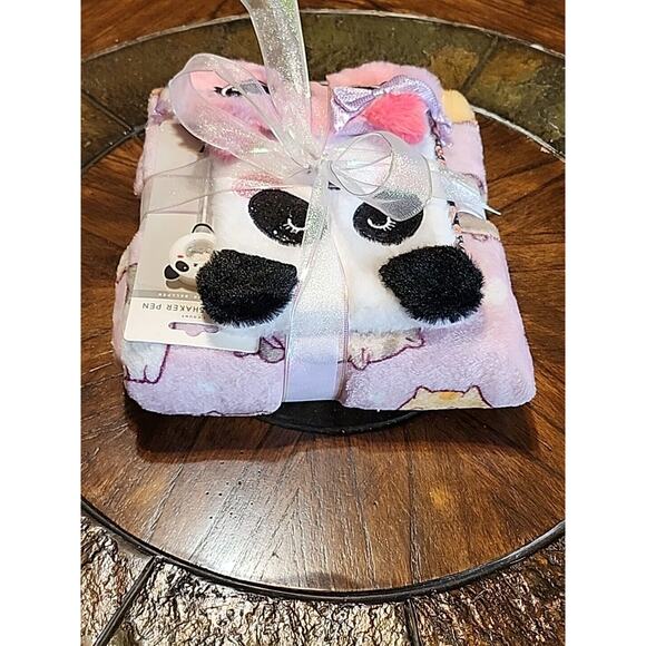 Girls Kitten Blanket Cozy Gift Set Panda Notebook Pencils Shaker Pen Eye Mask - Picture 5 of 9